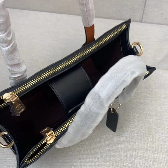 Coach Small Nina in Signature Leather CV400 - Picture 6 of 9